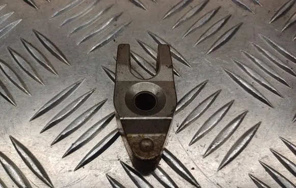 Toyota Yaris Fuel Injector clamp holder 