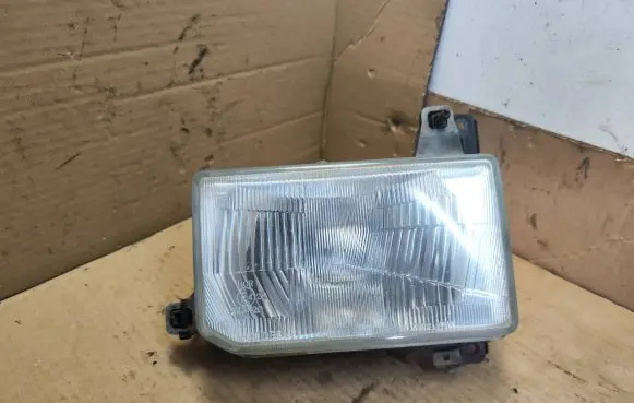 Nissan Terrano Headlight/headlamp 1023600