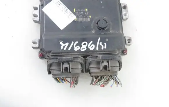 Suzuki Swift I Engine control unit/module 123005700 3392063JM