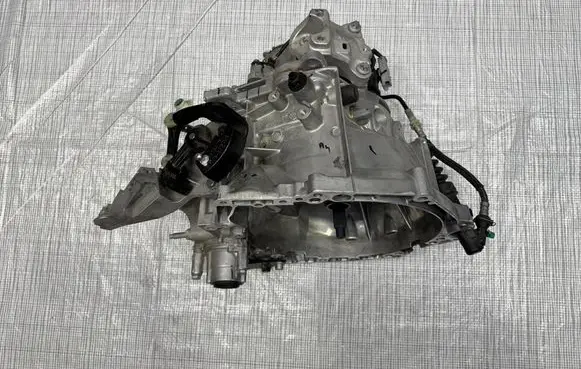 Jeep Avenger Manual 5 speed gearbox 9811243810