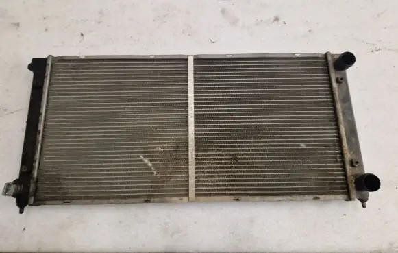 Volkswagen PASSAT B3 Coolant radiator 353121253E 353121253F