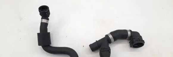Mercedes-Benz C W204 Engine coolant pipe/hose 3013710