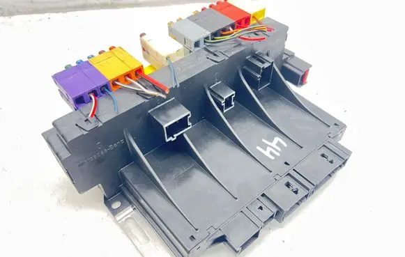 Mercedes-Benz CL C215 Fuse module A0285459832