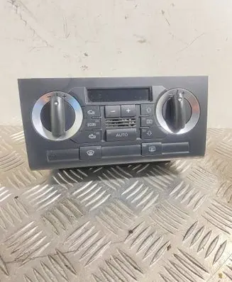 Audi A3 S3 8P Climate control unit 8P0820043H