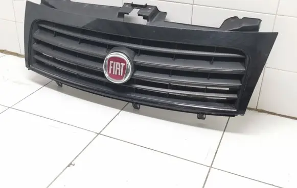 Fiat Scudo Front bumper upper radiator grill 1497652077