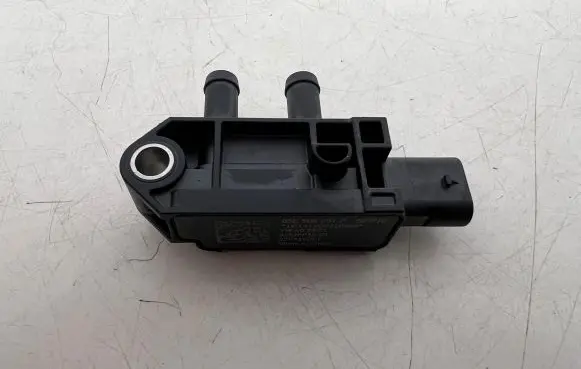 Volkswagen Taigo Other engine bay part 05E906052P