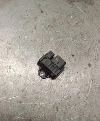 BMW 5 F10 F11 Glow plug pre-heat relay 7810856