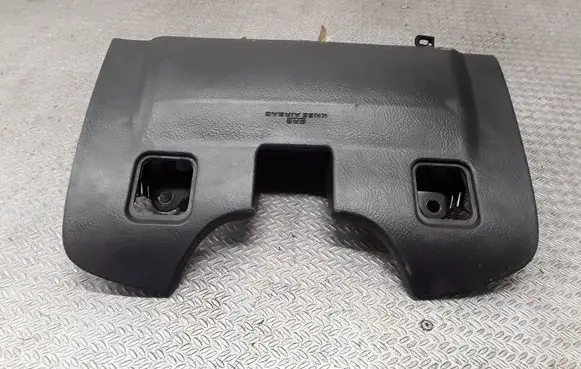Toyota Avensis T250 Knee airbag