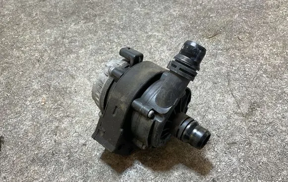 Citroen C4 III e-C4 Electric auxiliary coolant/water pump 0392024023 9827567880 20230127