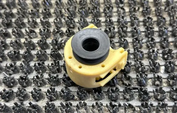 Citroen C3 Radiator mount bracket 9681921680