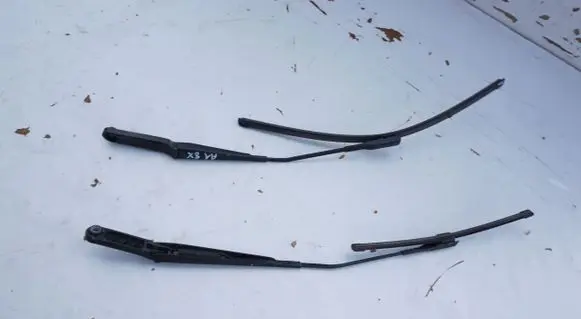 Audi A1 Front wiper blade arm