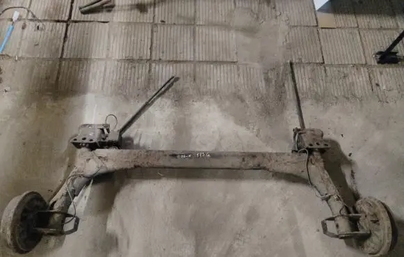Volkswagen Golf III Rear axle beam 
