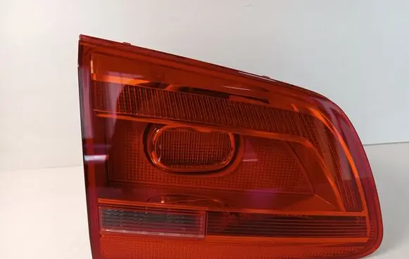 Volkswagen Touran II Tailgate rear/tail lights 1T0945093