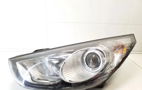 Hyundai ix35 Headlight/headlamp 921012Y