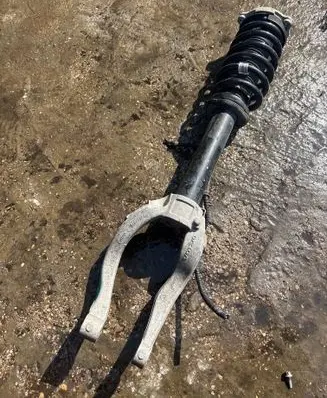 Volvo XC90 Front shock absorber/damper 31681983