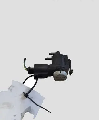 Volkswagen PASSAT B7 Turbo solenoid valve 1K0906283A