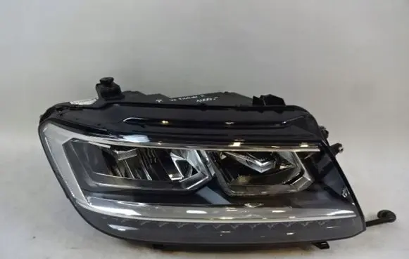 Volkswagen Tiguan Headlight/headlamp