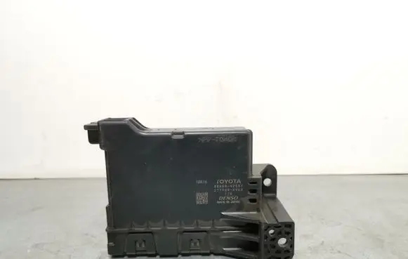 Toyota RAV 4 (XA40) Other control units/modules 2774000960 8865042551