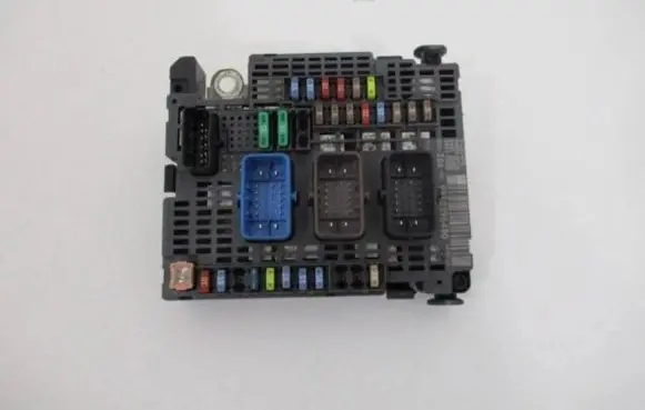 Peugeot 508 BSM Control unit 9810296480 Z06