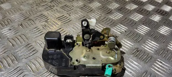 Chrysler PT Cruiser Front door lock