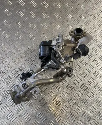 BMW 4 F36 Gran coupe EGR valve 7810871 7822350