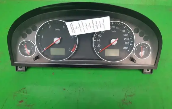 Ford Mondeo Mk III Speedometer (instrument cluster) 3S7F10841