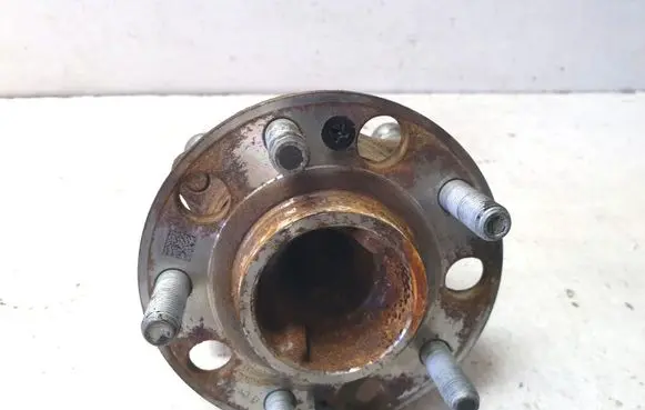 KIA Sorento Rear wheel hub RJZC4445