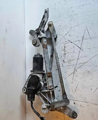 Mitsubishi Grandis Front wiper linkage and motor
