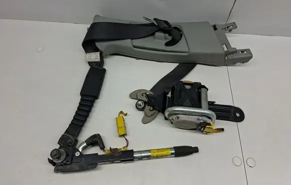 Honda Civic Front seatbelt 1043529