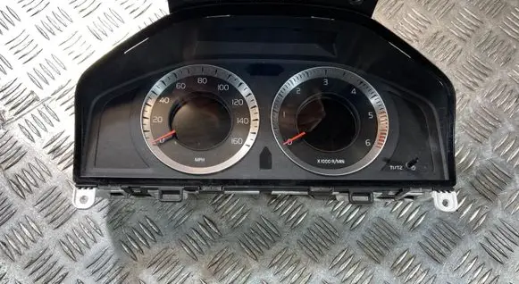 Volvo XC70 Speedometer (instrument cluster) 31270854AA 31270854