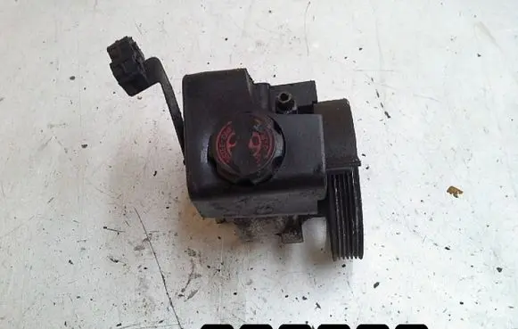 Peugeot 206 Power steering pump 26086355QK