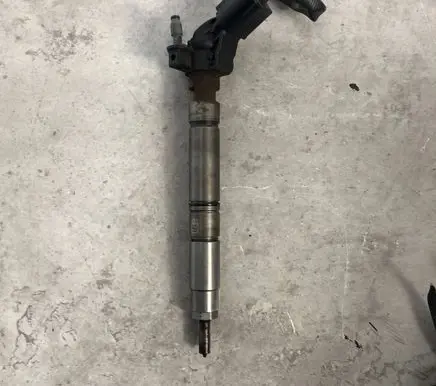 Audi Q7 4L Fuel injector 059130277CD 0445117022