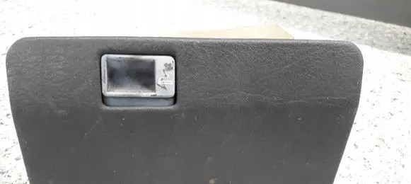 Peugeot 605 Car ashtray