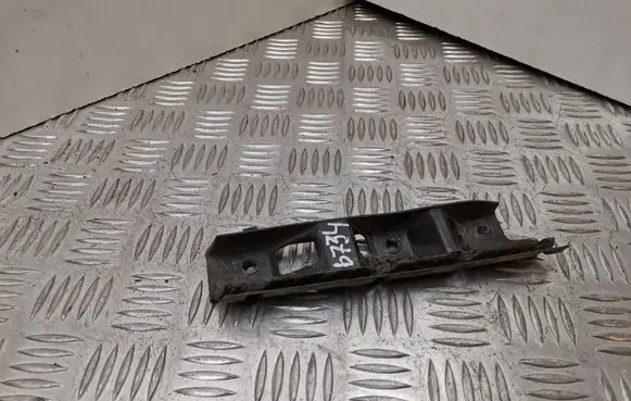 Volkswagen PASSAT B6 Front bumper mounting bracket 3C0807184