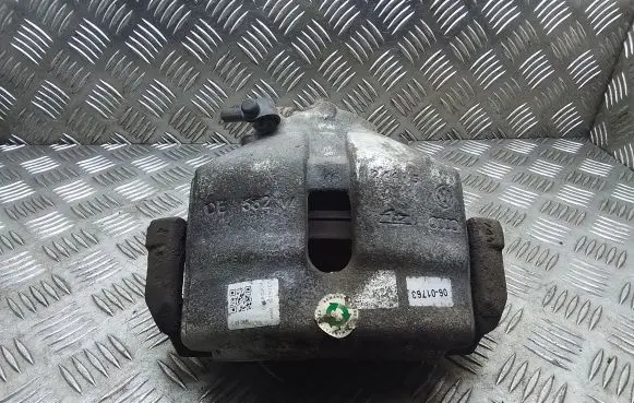 Volkswagen PASSAT B6 Front brake caliper