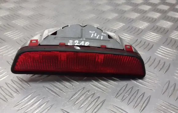 Mercedes-Benz E W210 Third/center stoplight 2108200456