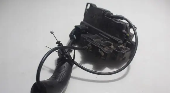 Renault Megane III Front door lock