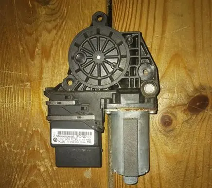 Volkswagen Eos Vent window/glass motor 1Q0959703A 1Q0959795A