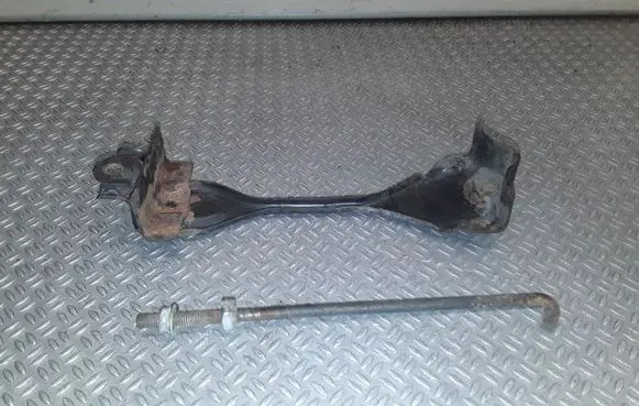 Nissan X-Trail T30 Battery bracket 