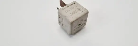 Volkswagen Golf II Other relay 171906383