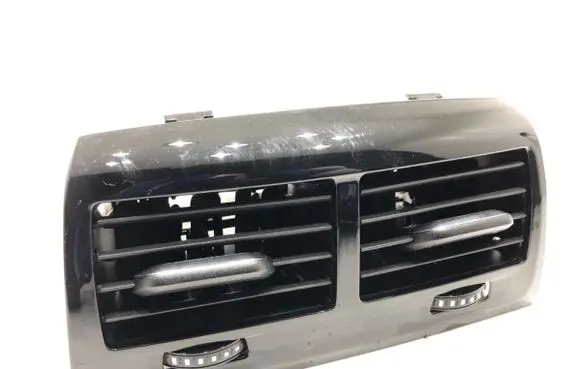 BMW 5 G30 G31 G38 Rear air vent grill 9330687