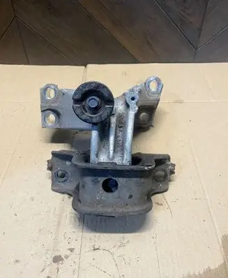 Honda HR-V Engine mount bracket T8MMT