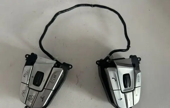BMW X3 G01 Steering wheel buttons/switches 6840518