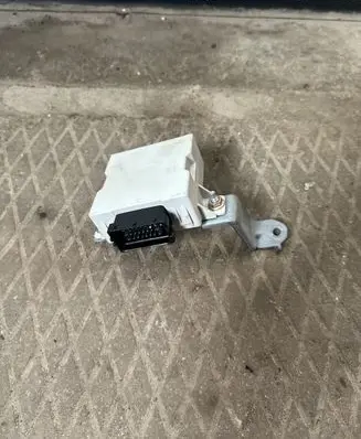 Toyota Avensis T250 Window wiper relay 8594005020 150695 150696