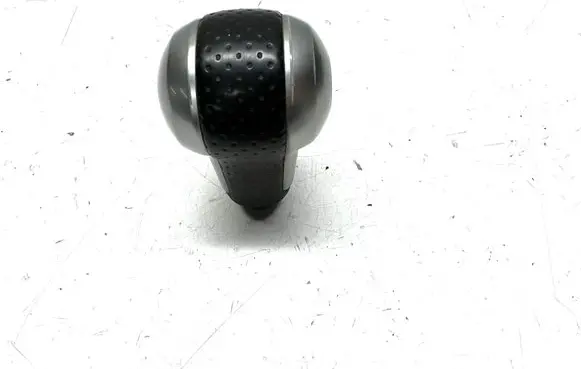 Nissan Qashqai Gear lever shifter trim leather/knob 