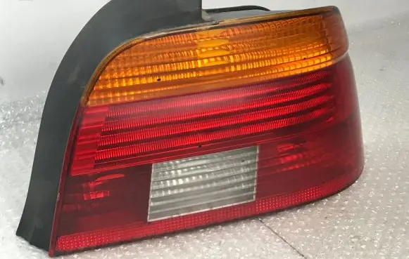 BMW 5 E39 Rear/tail lights 6900210