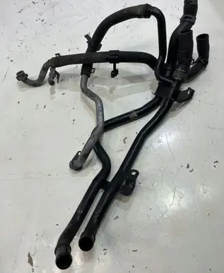 Volkswagen Touareg II Engine coolant pipe/hose