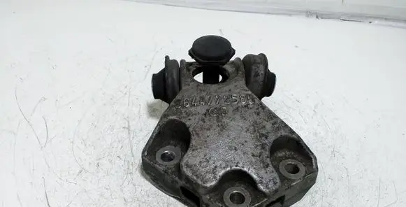 Citroen Xsara Picasso Engine mounting bracket 9644772580