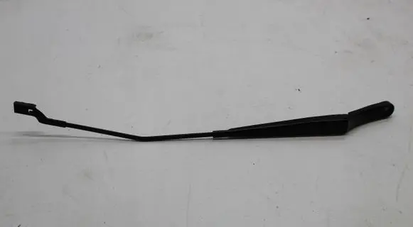 Volkswagen Golf VII Front wiper blade arm