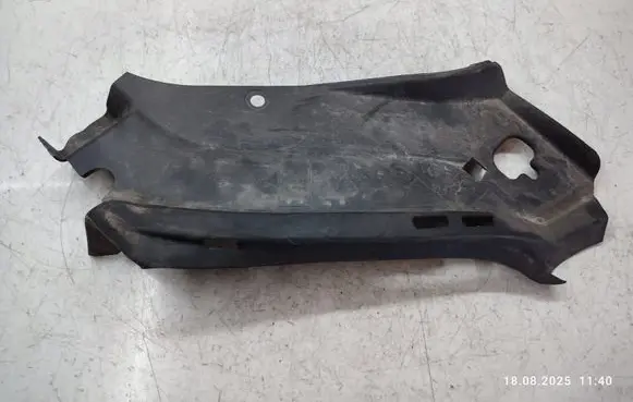 Mercedes-Benz GLK (X204) Engine bonnet/hood lock trim molding A2048261024